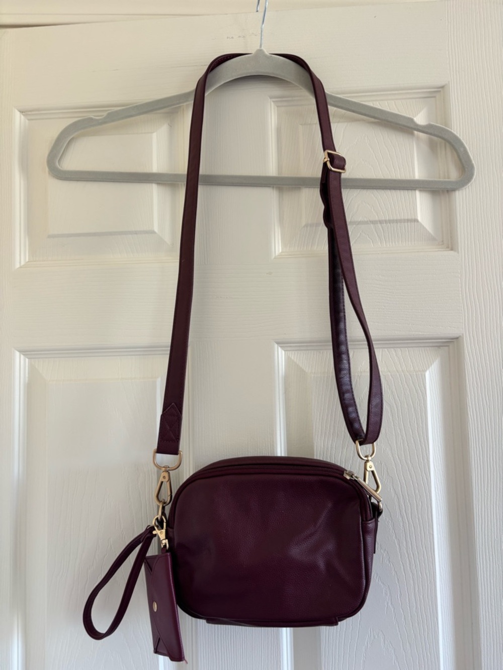 thirty-one Small Crossbody Bag in Deep Burgundy
